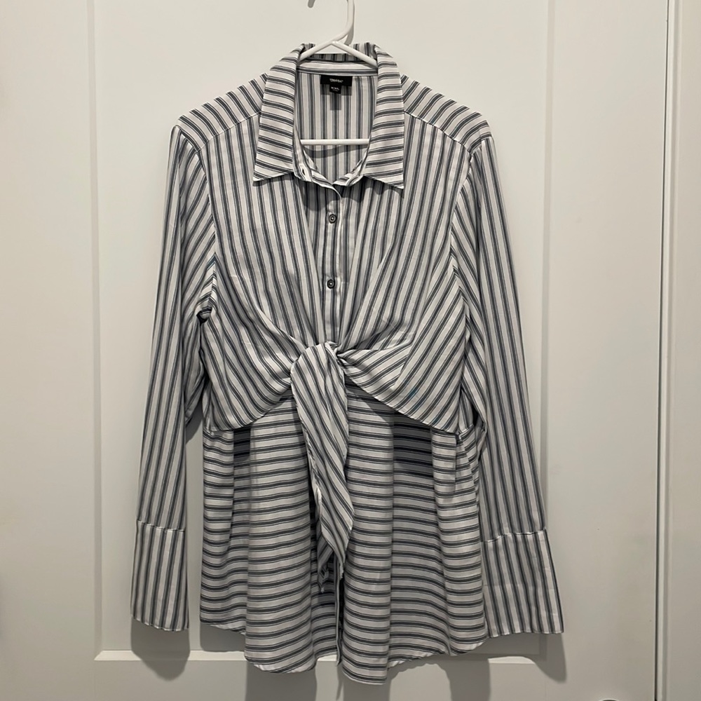 Mossimo button down top